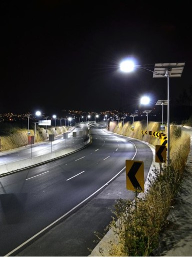 沿海道路照亮出行便捷